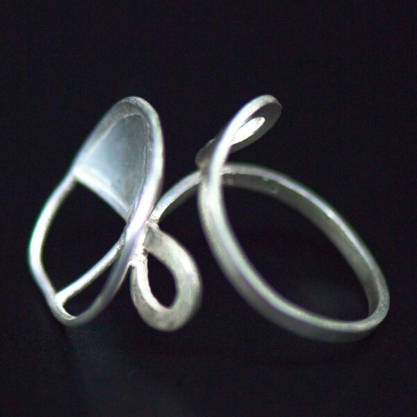 Floral Silver Ring side
