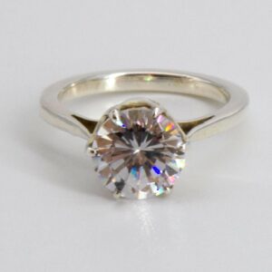 Solitaire engagement ring