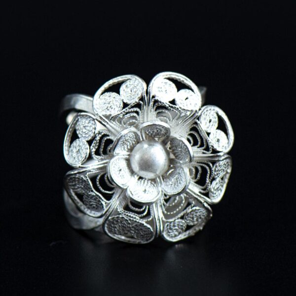 Elegant filigree floral ring