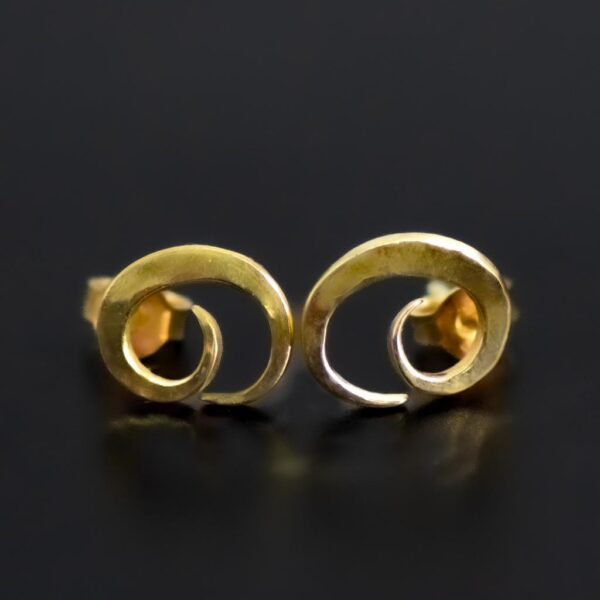 Bespoke stud swirl earrings