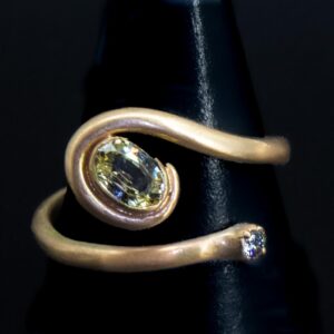 contemporary sapphire and diamond ring